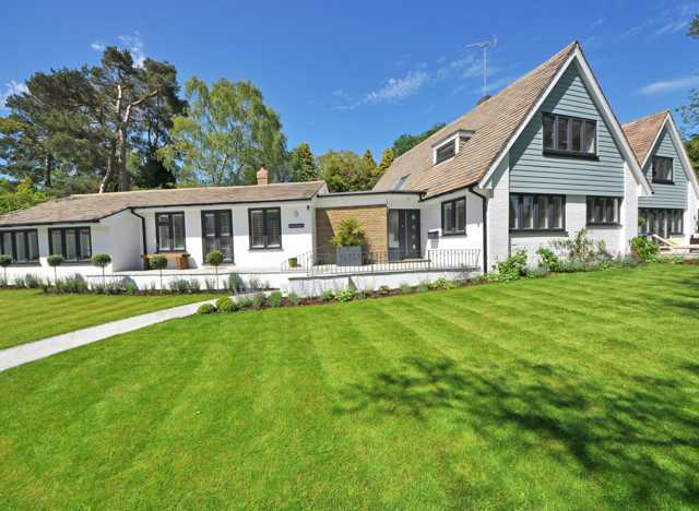 https://rhinowebllc.com/abels-lawncare/wp-content/uploads/2025/04/services-img.jpg