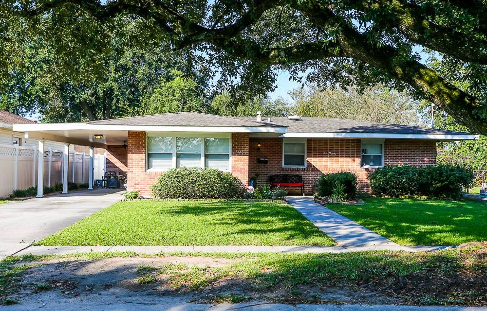 SELL YOUR HOME IN FOUR SIMPLE STEPS
