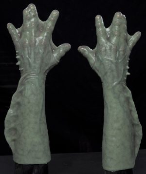 https://rhinowebllc.com/cfx-masks2/wp-content/uploads/2024/05/barnabas_gloves_green_01_0-1-300x357.jpg