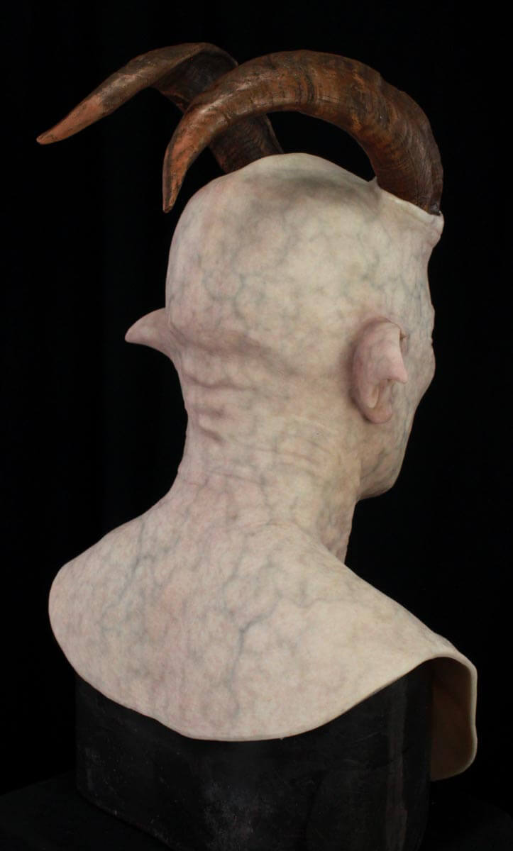 krampus_mask_pale_04.jpg
