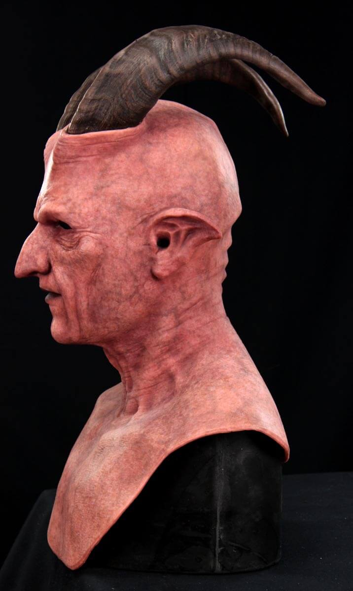 krampus_mask_rust_03.jpg