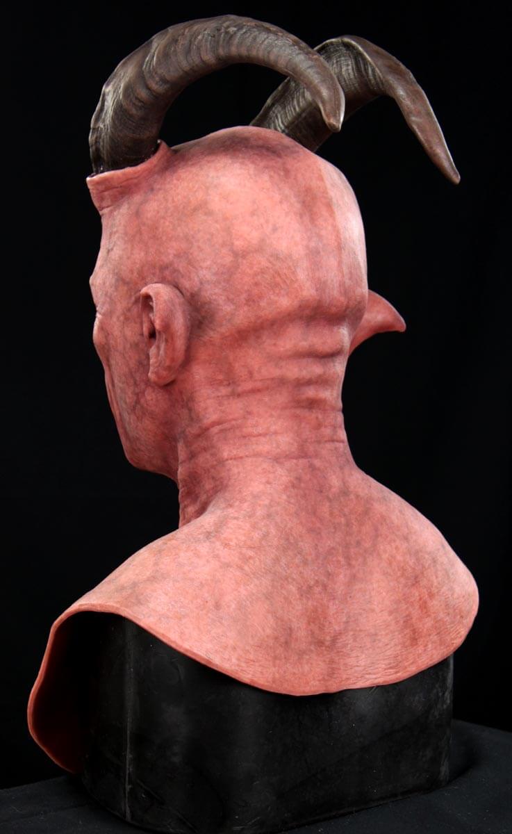 krampus_mask_rust_04.jpg