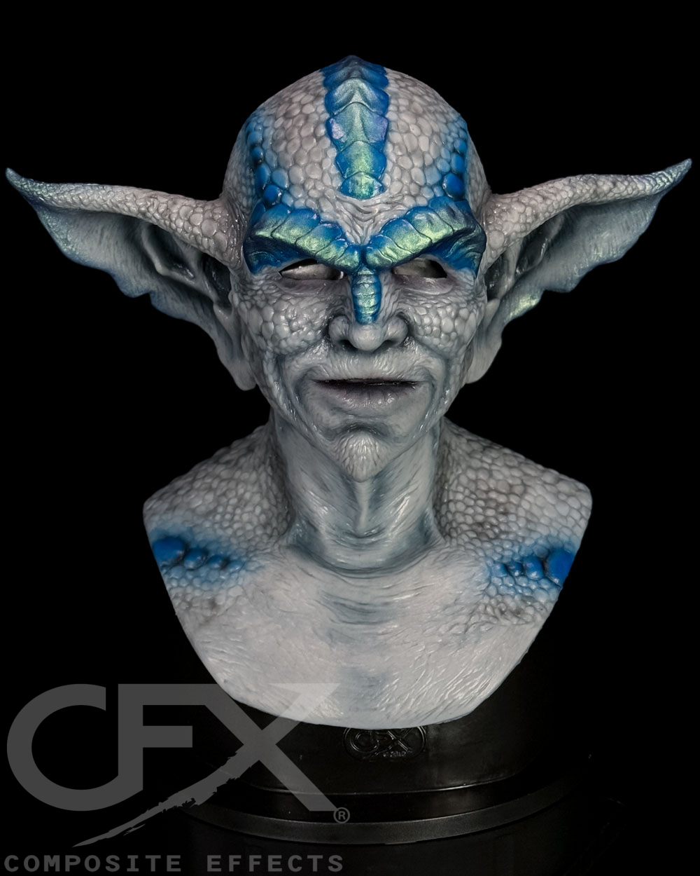 Gremlin-Light-Gray-with-blue-Metallic-1.jpg