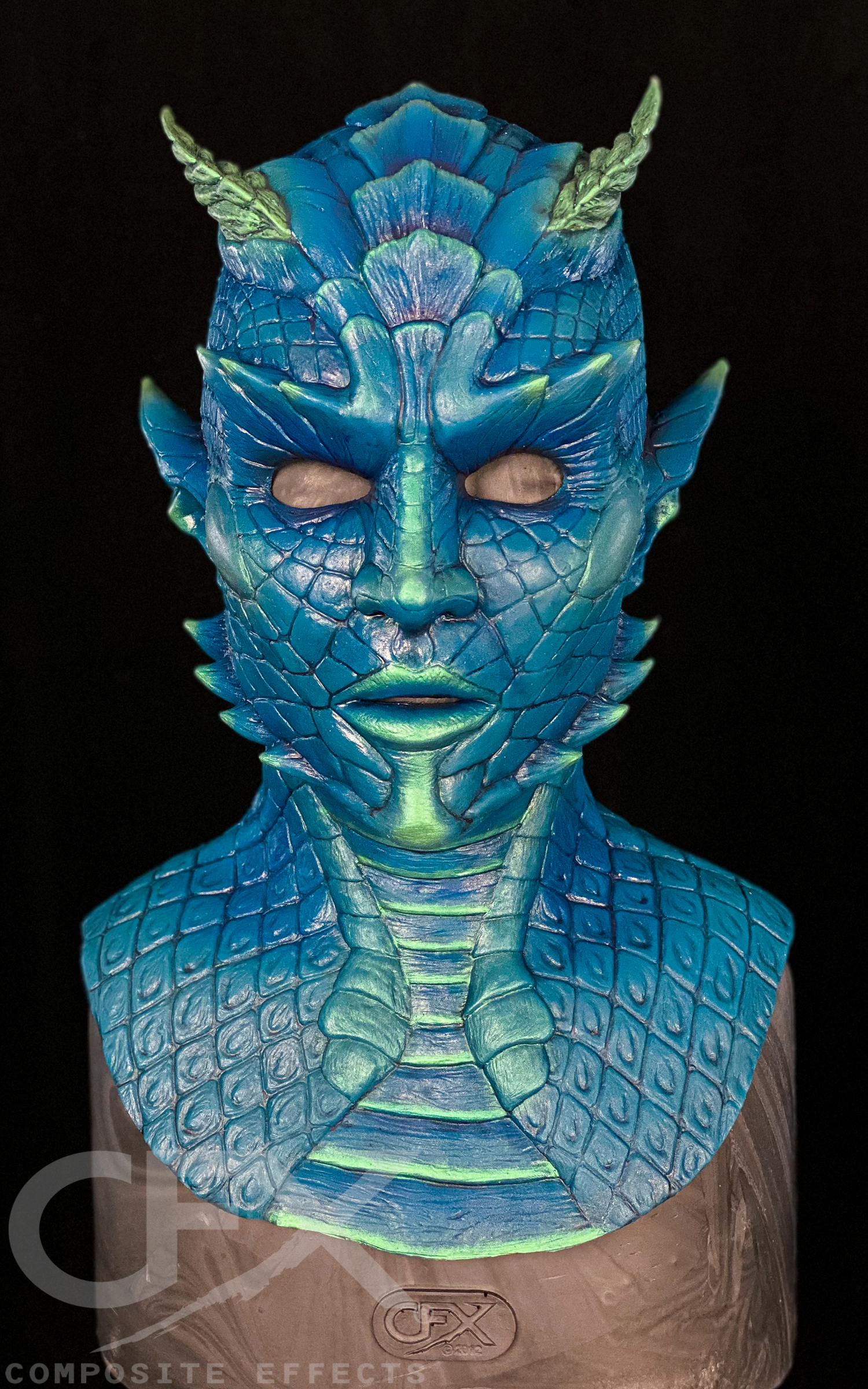 Pandora-Color-Shift-Blue-Green-1.jpg