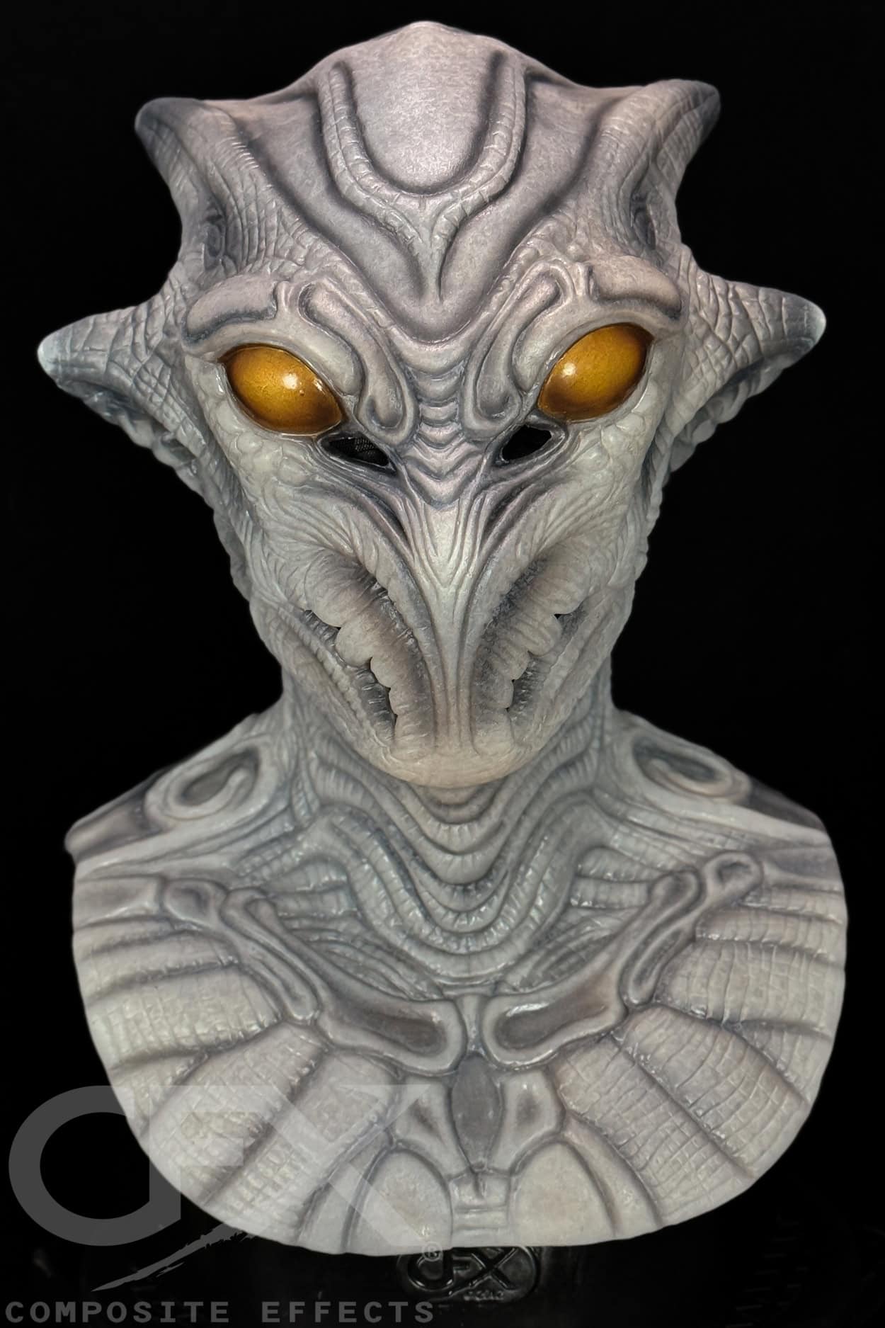 Roswell-Gold-Eyes-1.jpg