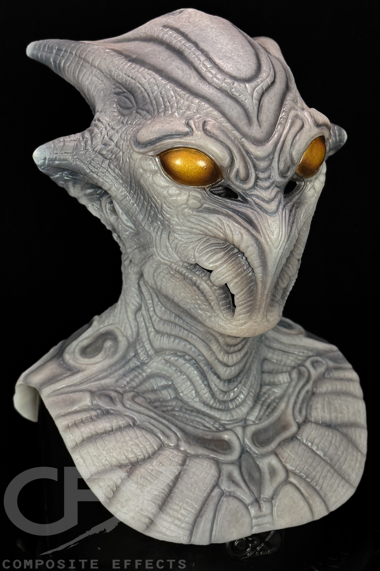 Roswell-Gold-Eyes-2.jpg