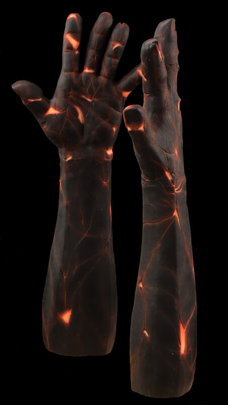 death_gloves_blacklight_fire_02.jpg