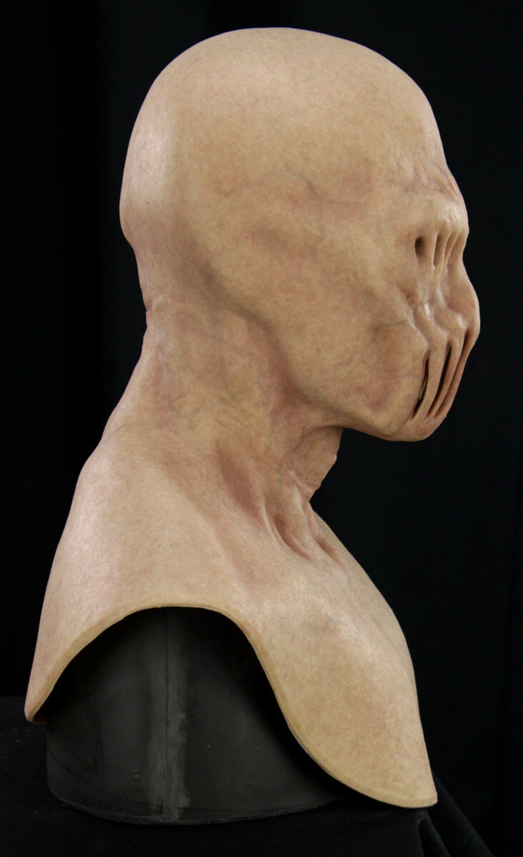 gaunt_mask_pale_eyeblanks_03.jpg
