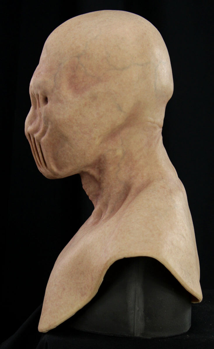 gaunt_mask_pale_eyeblanks_07.jpg