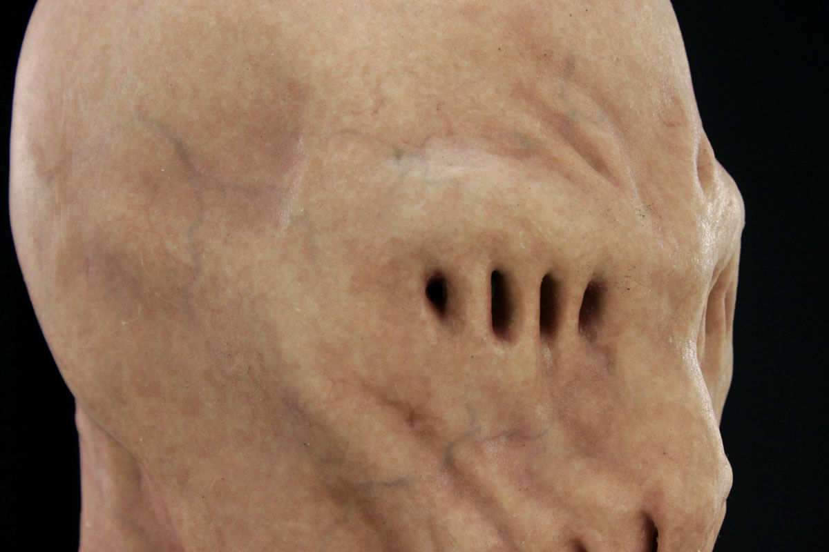 gaunt_mask_pale_eyeblanks_09.jpg