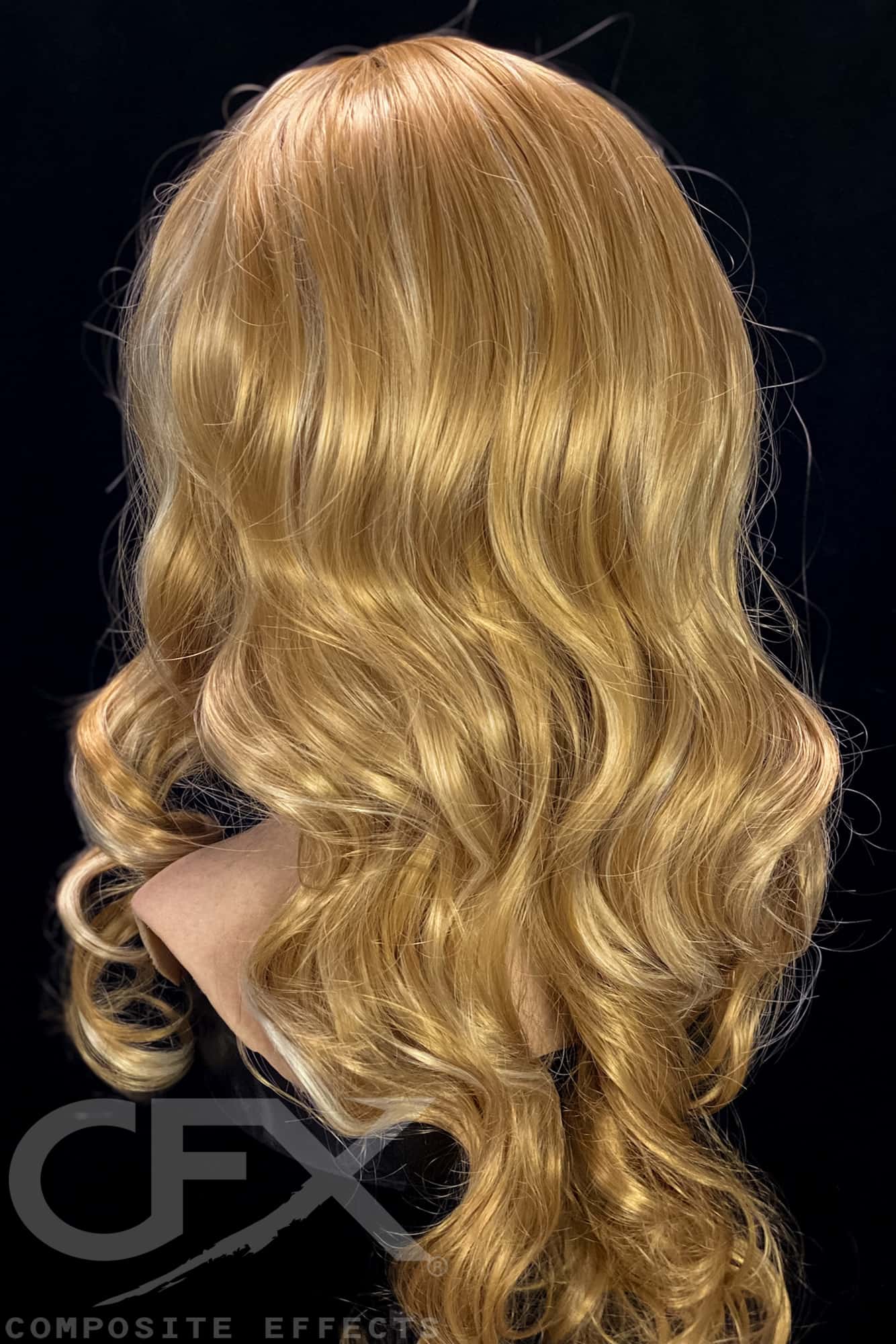 Roxy-Barbie-with-Wig-5.jpg