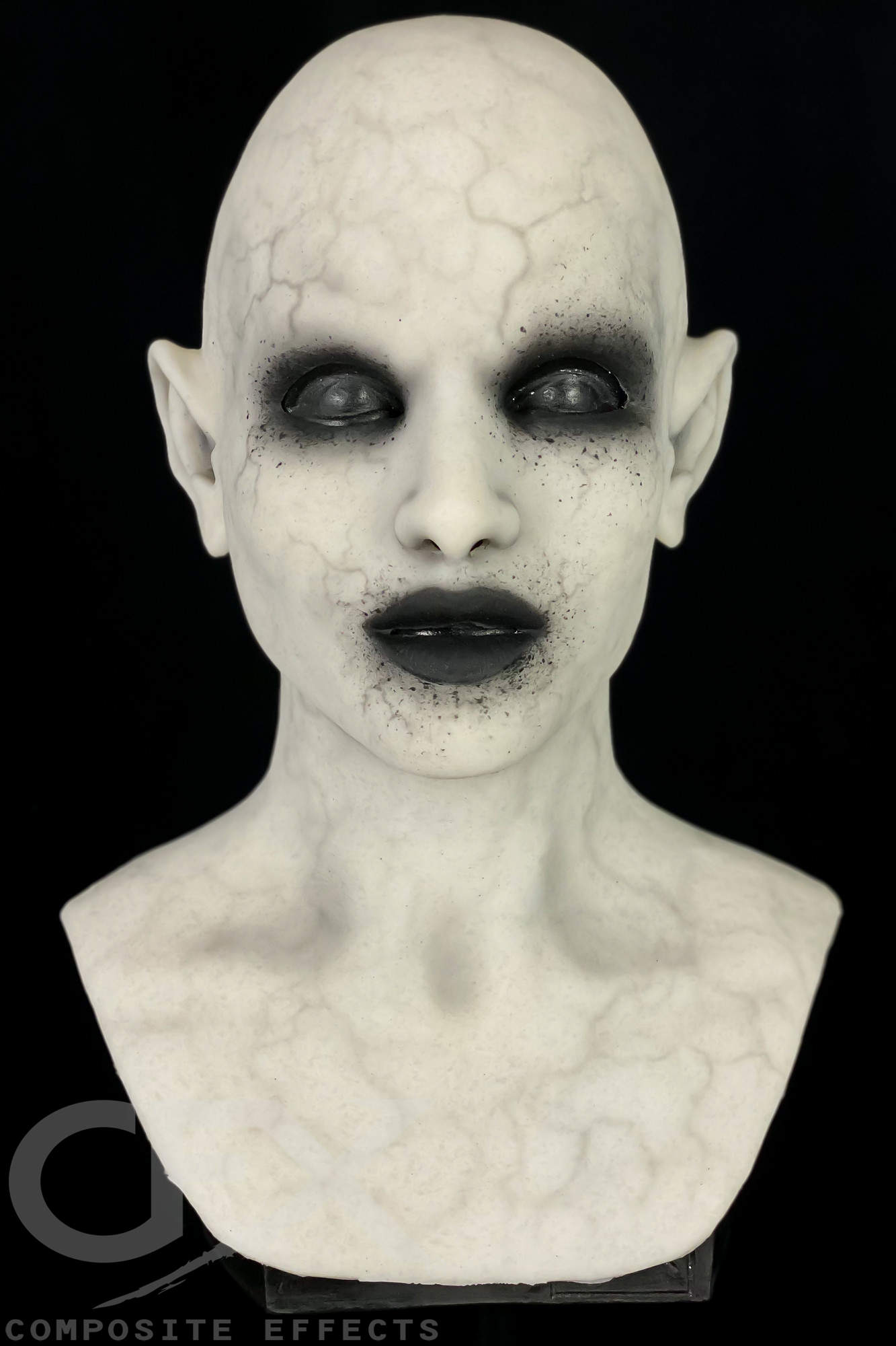 Roxy-Valak-Nun-1.jpg