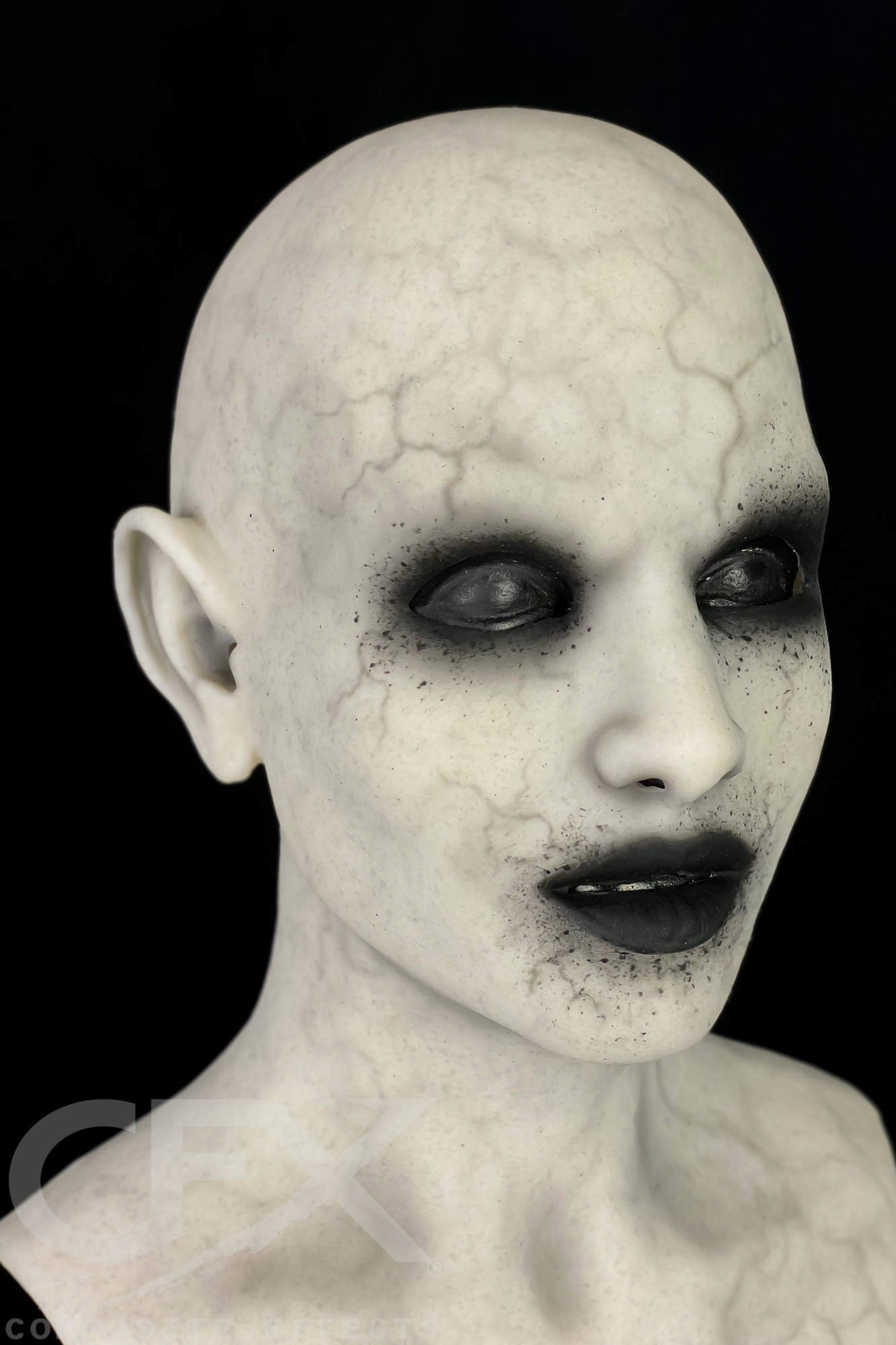 Roxy-Valak-Nun-8.jpg