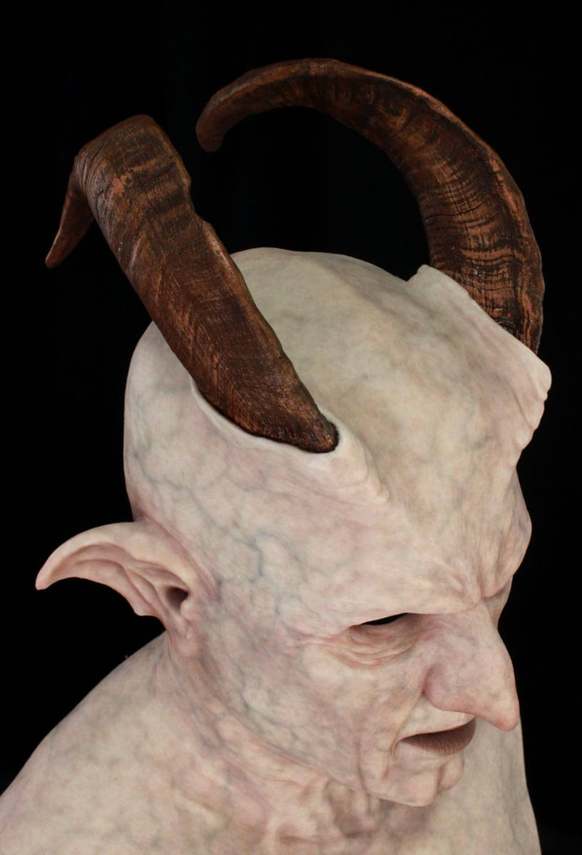 krampus_mask_pale_07.jpg