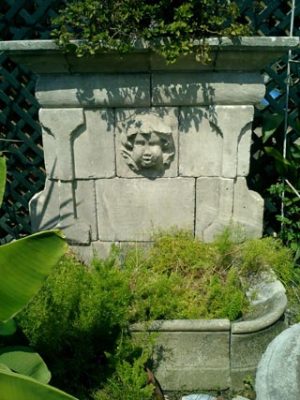 Cherubé Royale Limestone Wall Fountain