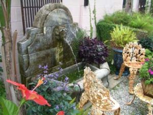 Cherubé Royale Limestone Wall Fountain