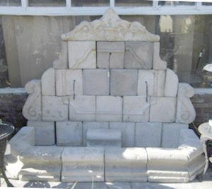 Concrete wall fountain