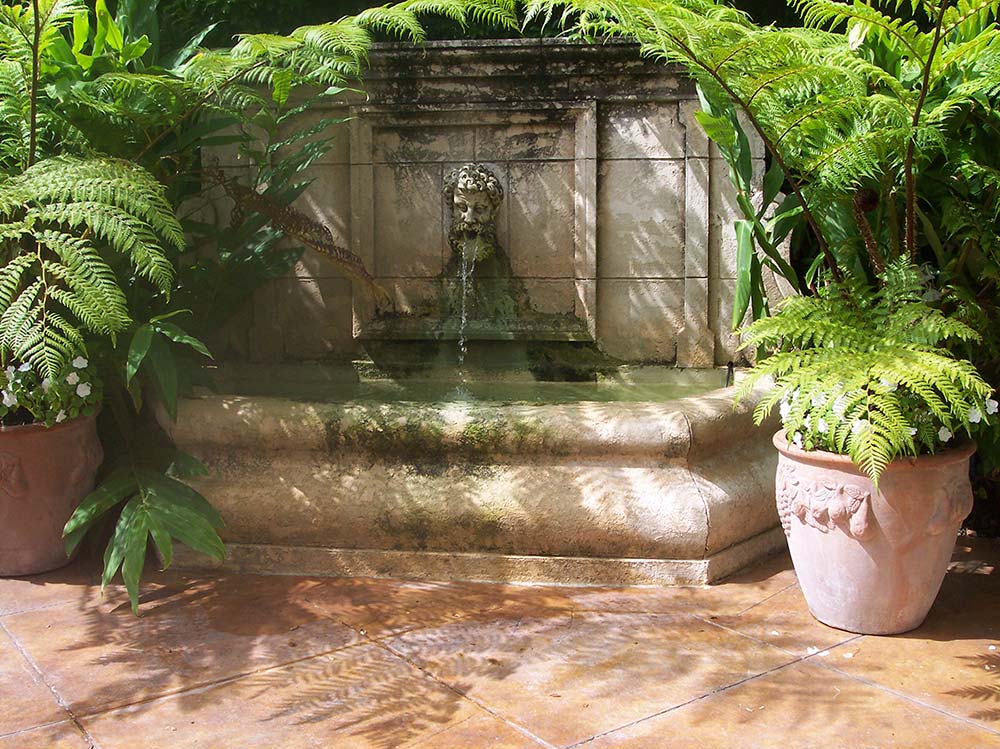 Regina Wall Fountain