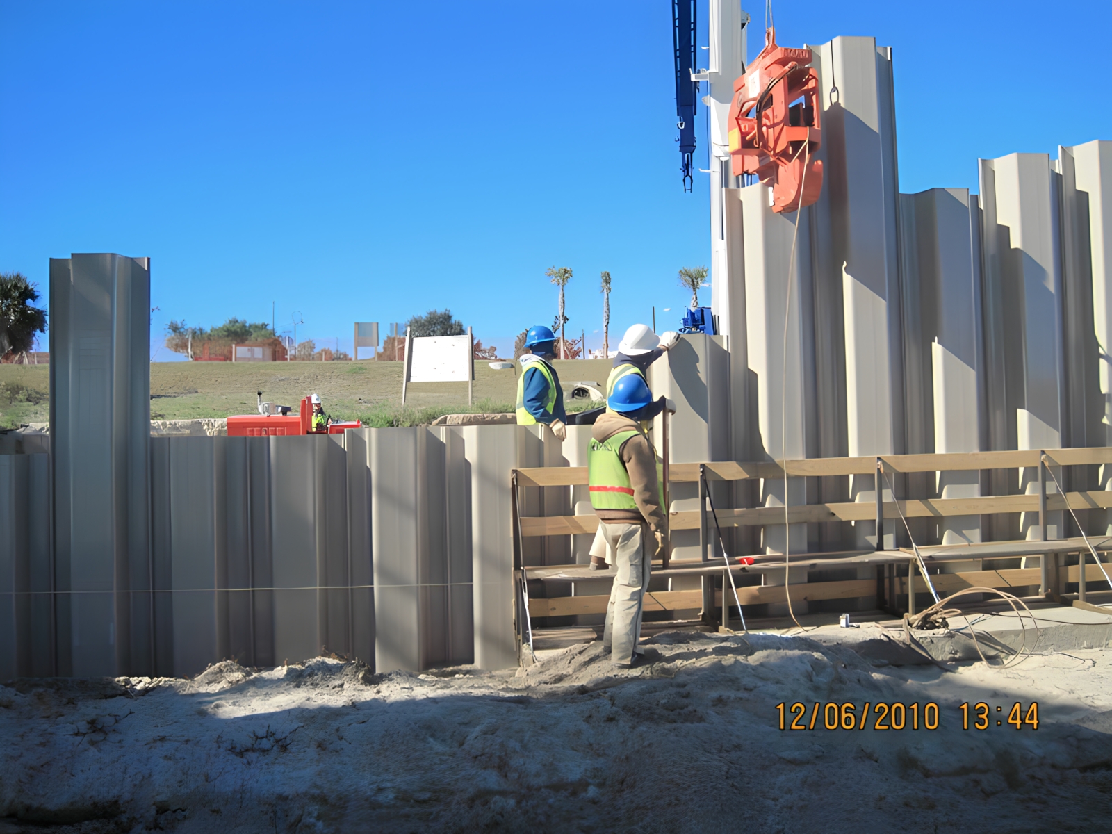 https://rhinowebllc.com/manninglumber/wp-content/uploads/2024/03/Sheet-piling-021-800x600.remini-enhanced.jpg