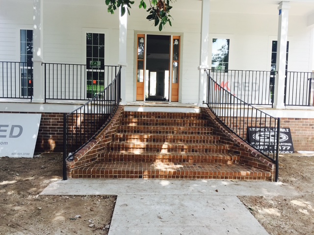 https://rhinowebllc.com/tonys-fencing-iron-works/wp-content/uploads/2024/11/porch-18.jpg