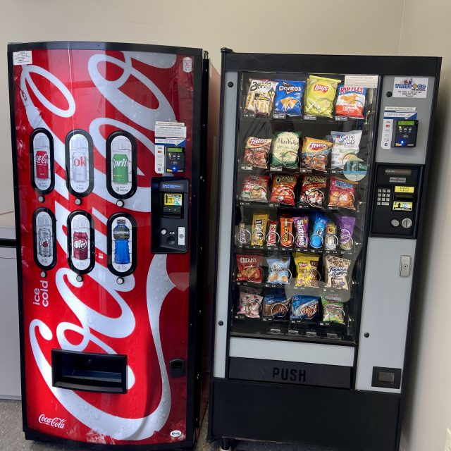 IMG_3501 https://rhinowebllc.com/twist-and-go-vending/wp-content/uploads/2025/01/IMG_3501-640x640.jpg