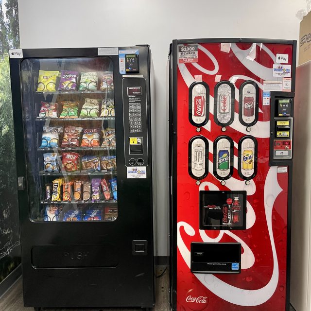 https://rhinowebllc.com/twist-and-go-vending/wp-content/uploads/2025/01/IMG_3513-640x640.jpg