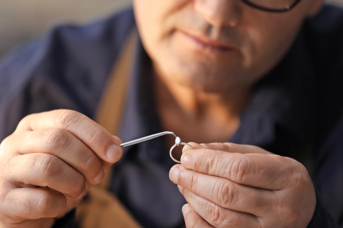 repair-services https://rhinowebllc.com/vickianton/wp-content/uploads/2024/10/repair-services.jpg